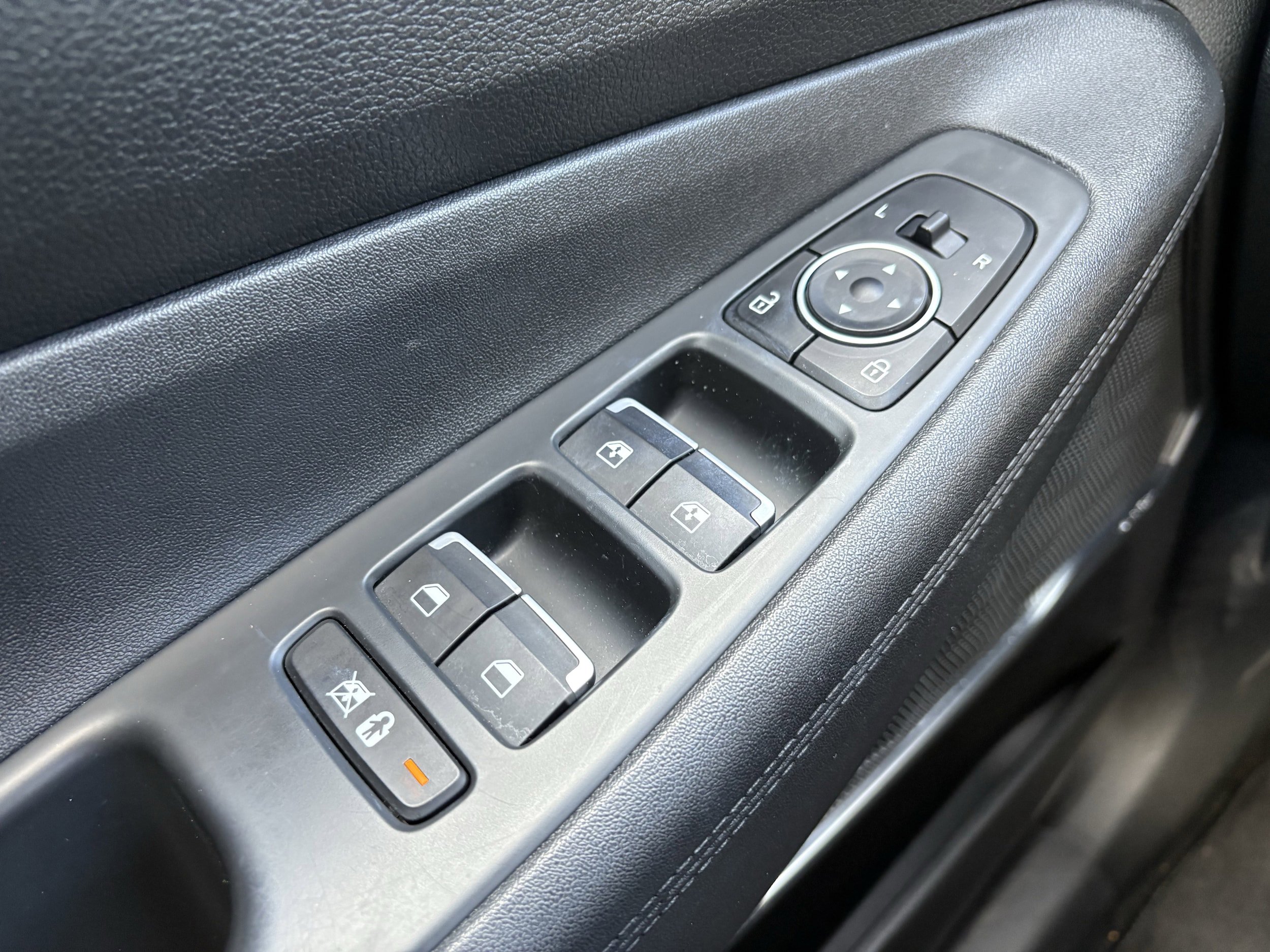 Used 2019 Hyundai Santa Fe SEL image 19