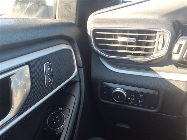 Used 2020 Ford Explorer XLT w/ Equipment Group 202A image 22