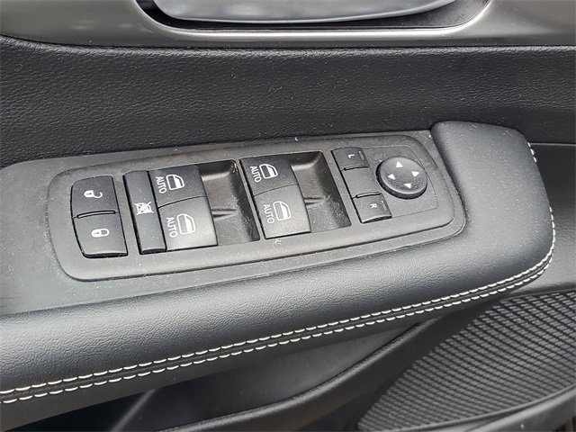 New 2026 Chrysler Pacifica Select image 16