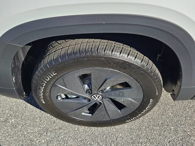New 2026 Volkswagen Taos S FWD image 16