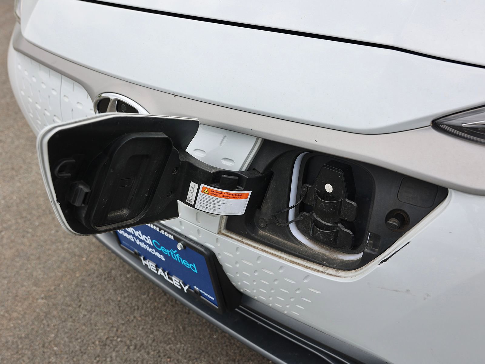 Certified 2021 Hyundai Kona Limited FWD image 9