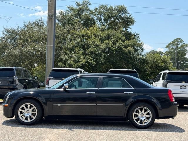 Used 2010 Chrysler 300 C RWD image 7