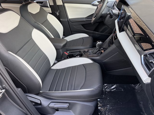 New 2025 Volkswagen Taos SEL image 8