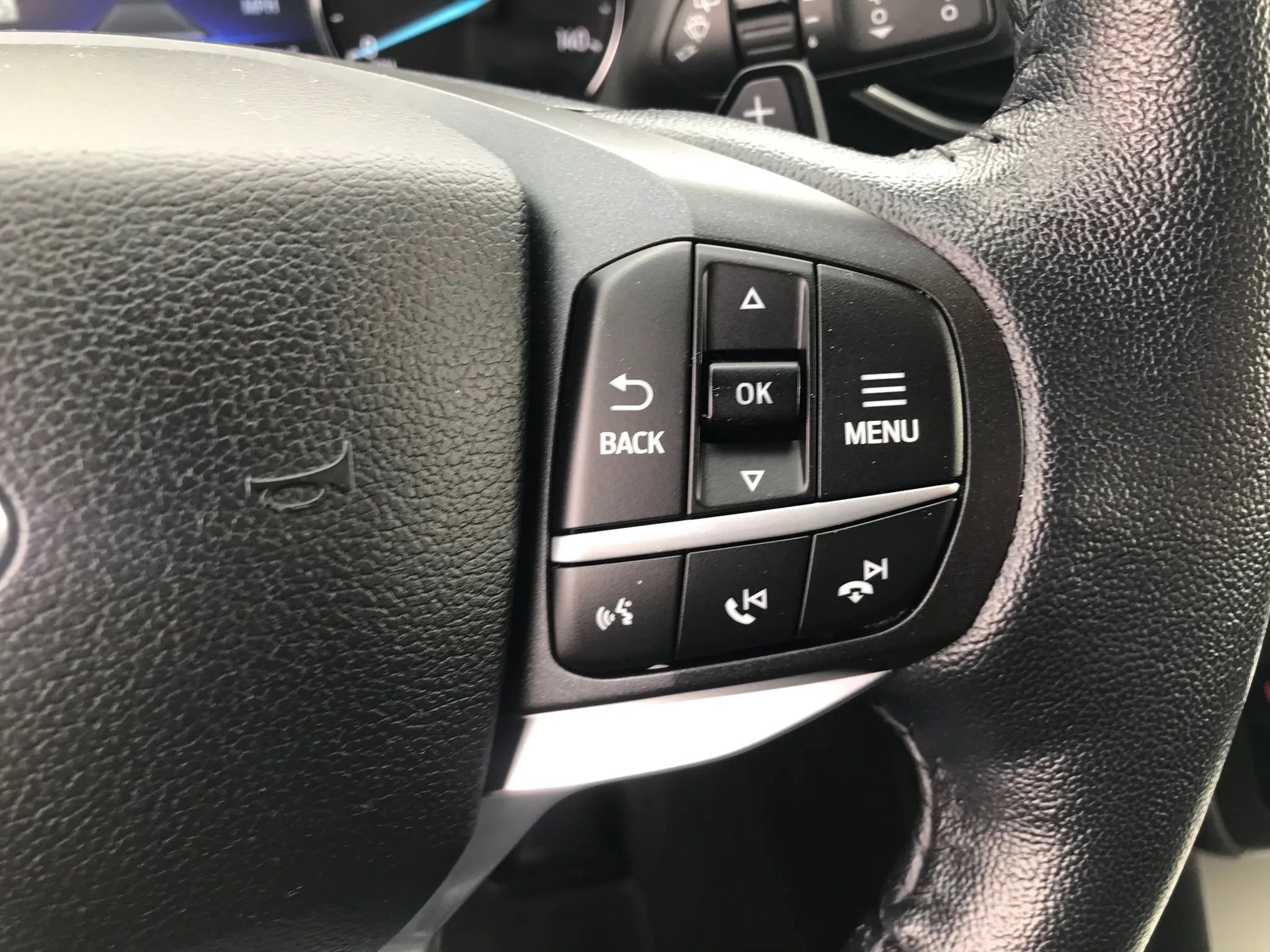 Used 2020 Ford Explorer Limited w/ Class III Trailer Tow Package image 18