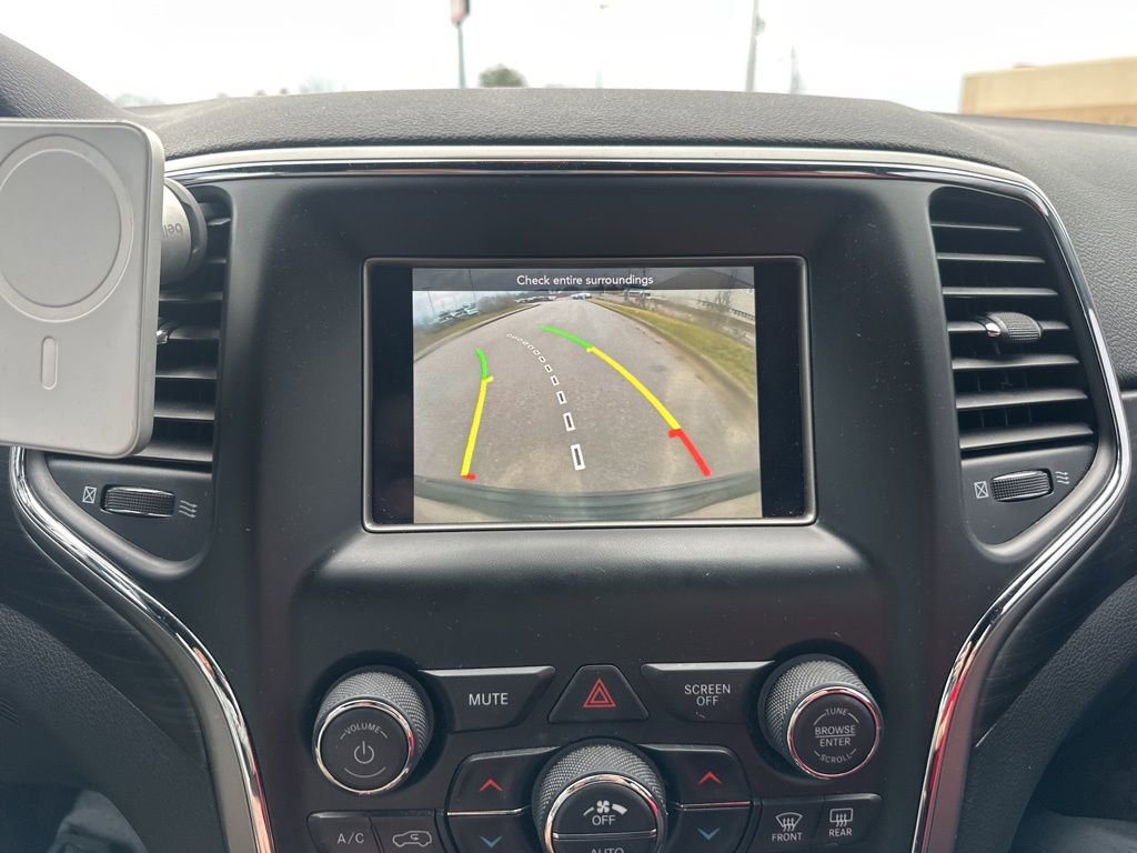 Used 2020 Jeep Grand Cherokee Laredo w/ Security & Convenience Group image 8