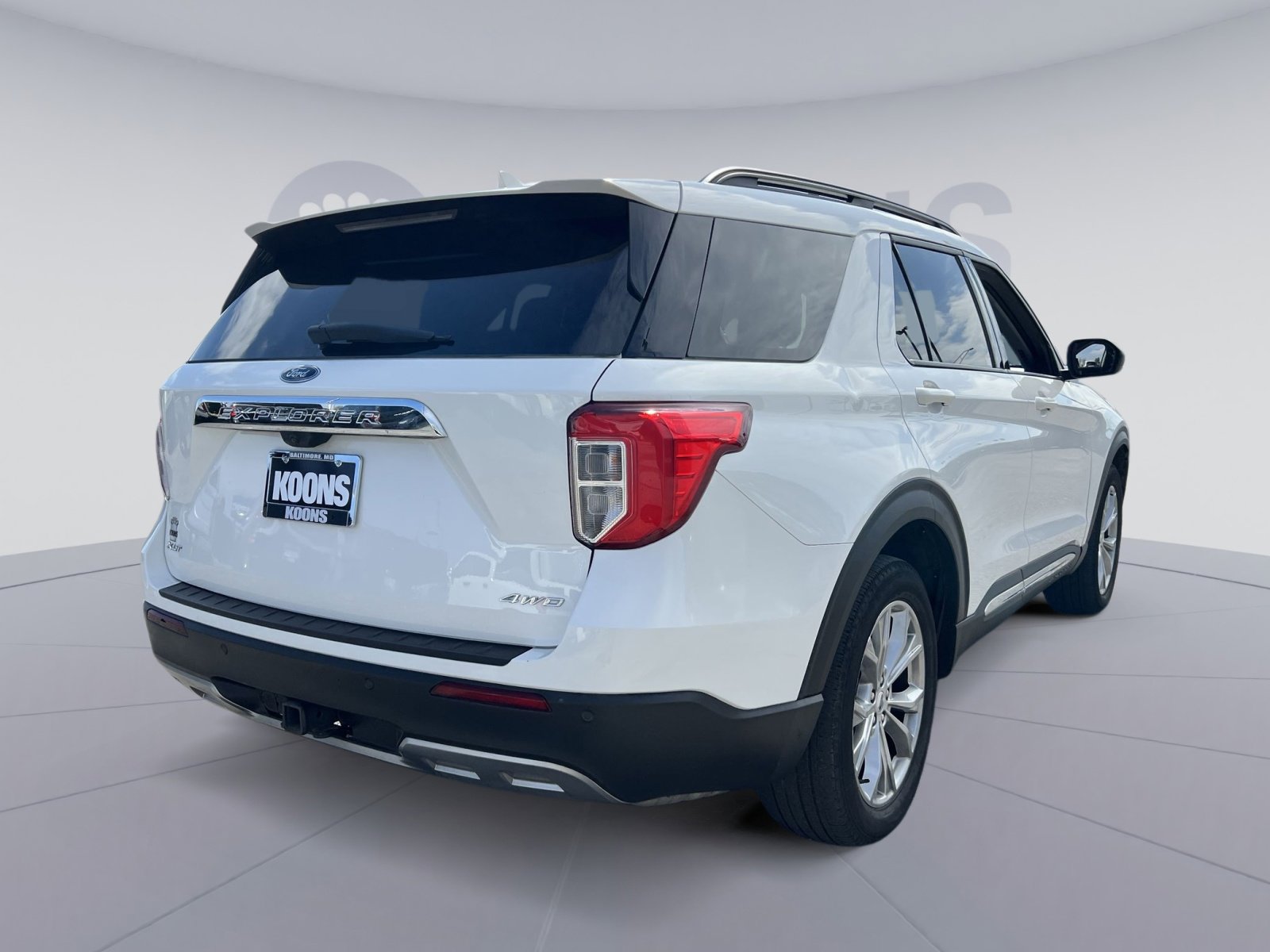 Certified 2023 Ford Explorer XLT w/ Equipment Group 202A image 4