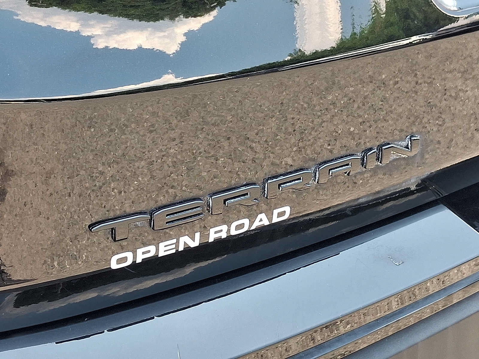 Used 2023 GMC Terrain SLE w/ Driver Convenience Package FWD image 29