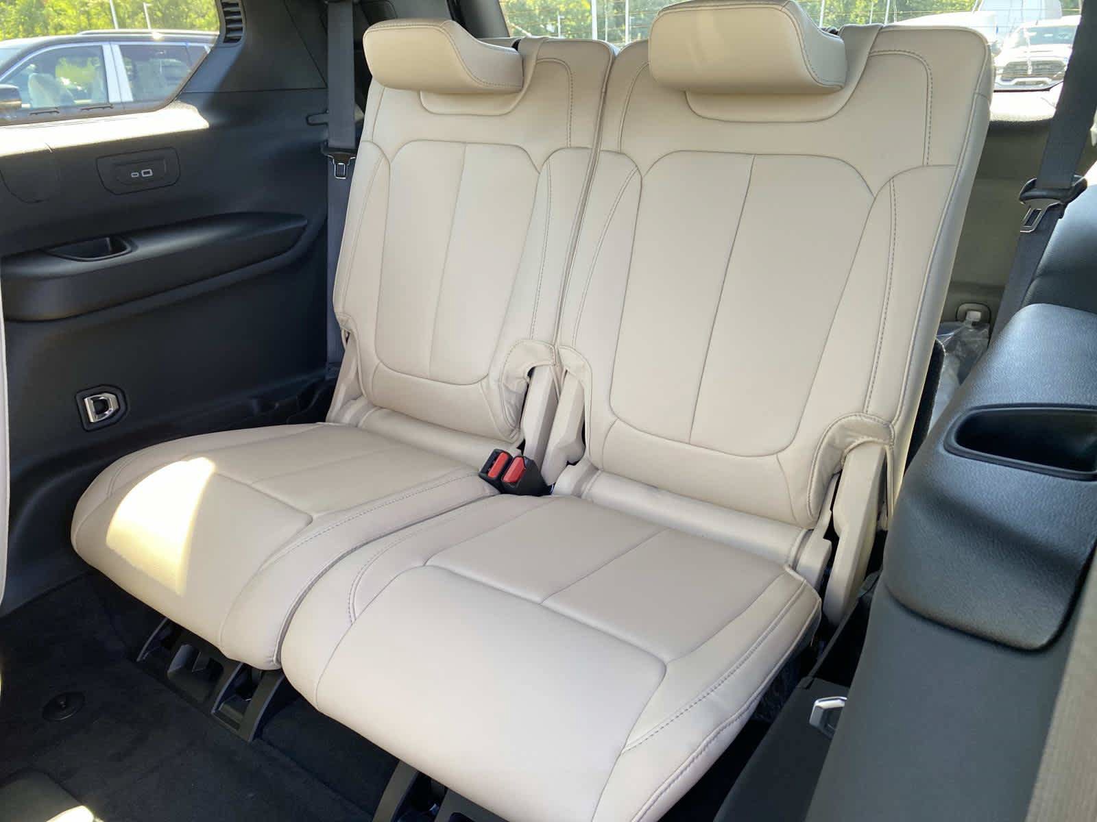 New 2027 Jeep Grand Cherokee L Limited AWD/4WD image 7