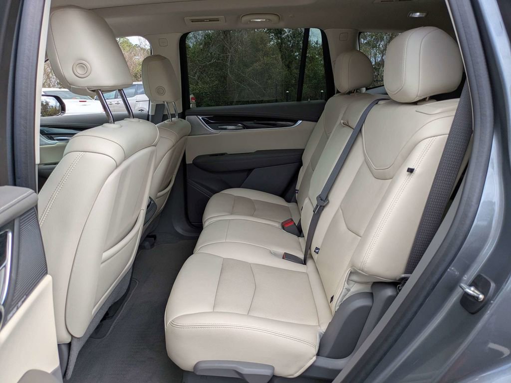 Used 2021 Cadillac XT6 Premium Luxury image 19