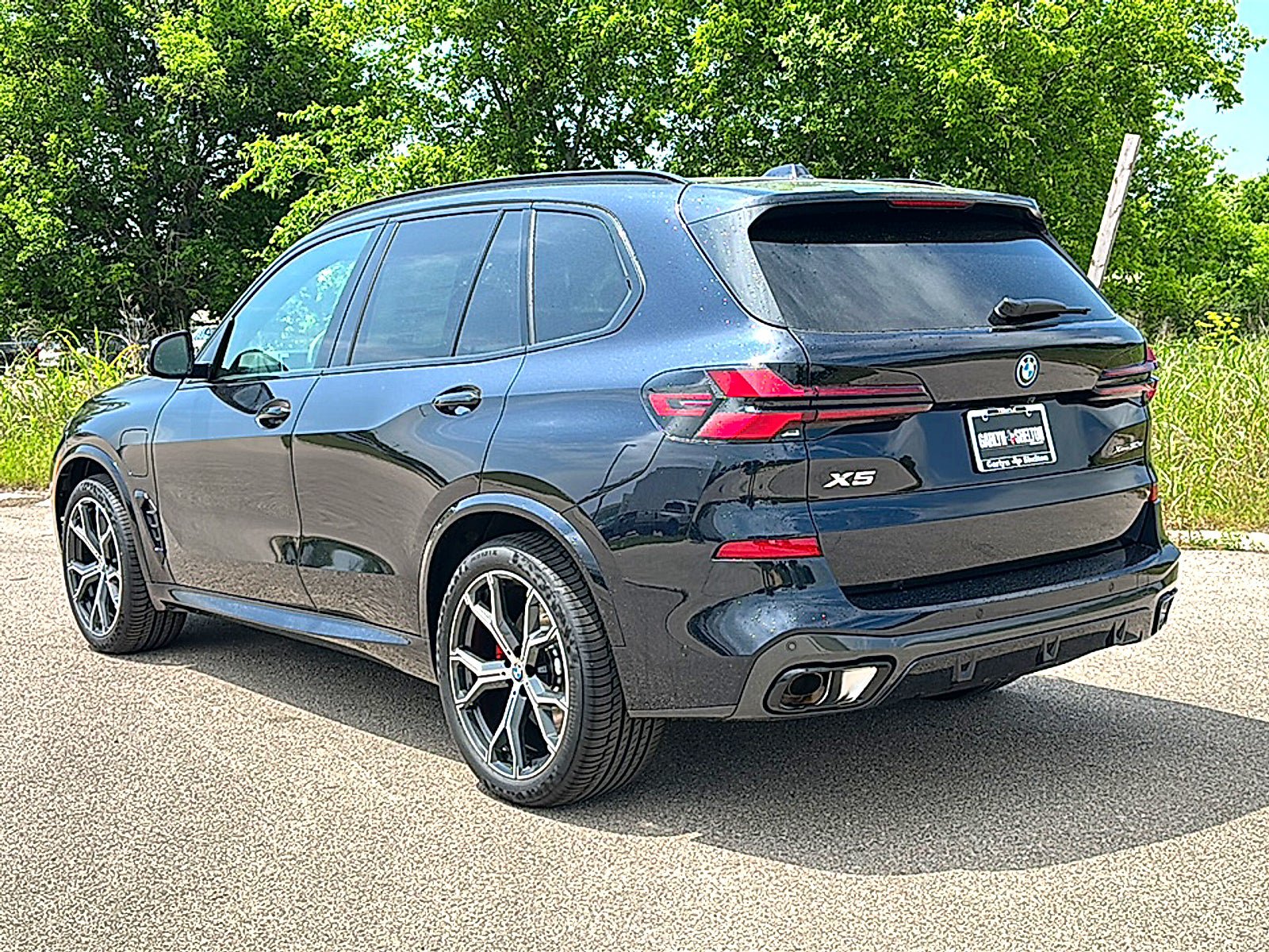 New 2026 BMW X5 xDrive50e w/ M Sport Package AWD/4WD image 6