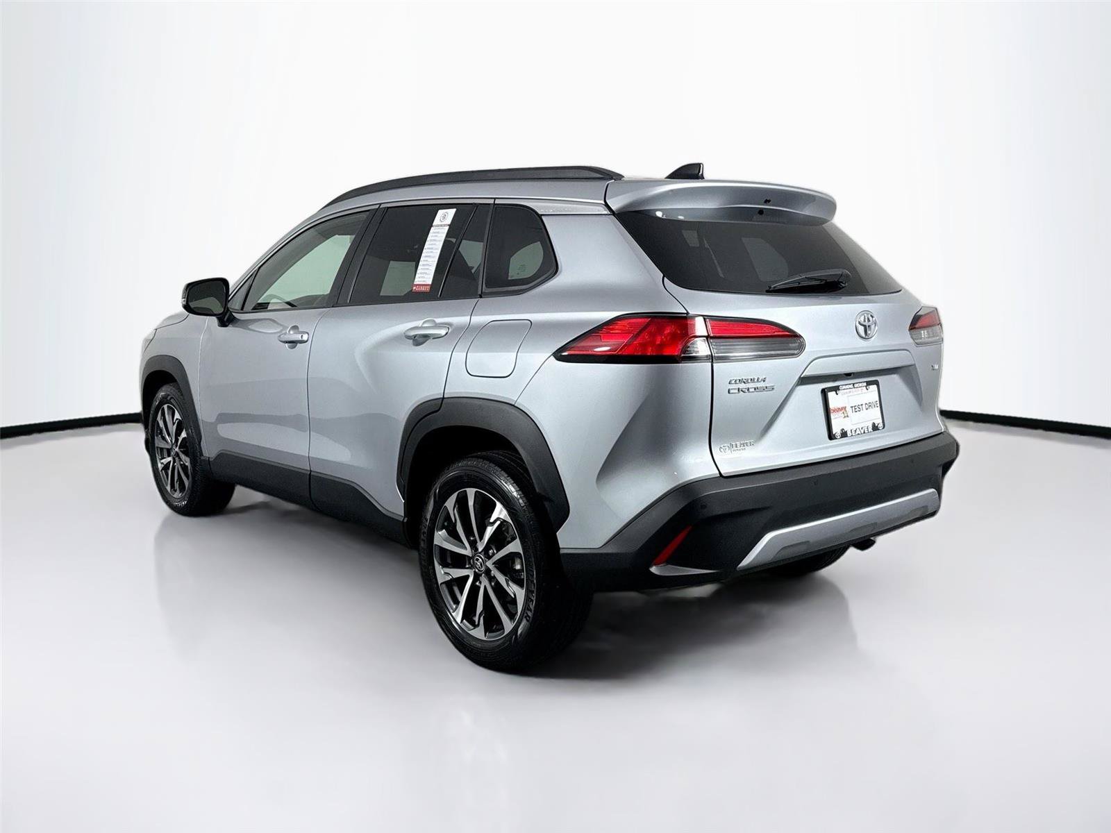 Certified 2025 Toyota Corolla Cross XLE FWD image 13