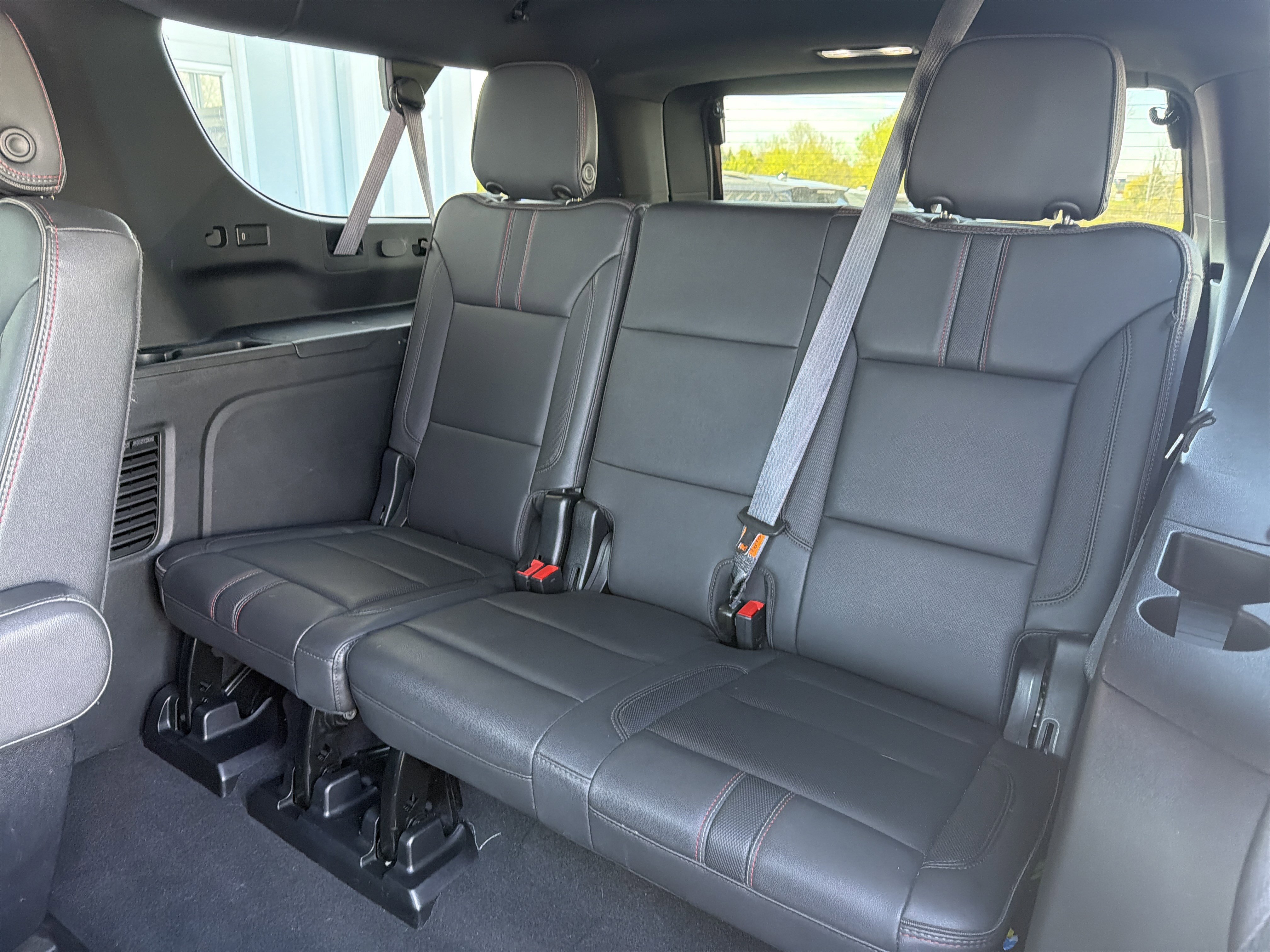 Used 2024 Chevrolet Suburban RST w/ Luxury Package AWD/4WD image 25