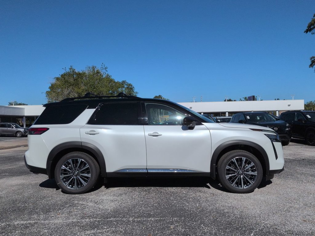 New 2026 Nissan Pathfinder Platinum FWD image 3