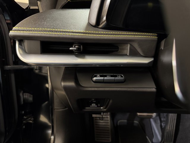 Used 2024 Chevrolet Corvette Stingray Premium Cpe w/ Z51 Performance Package image 10