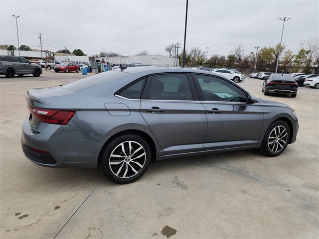 New 2026 Volkswagen Jetta SE image 2