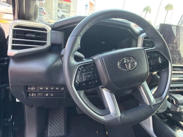 Used 2024 Toyota Sequoia Platinum AWD/4WD image 4