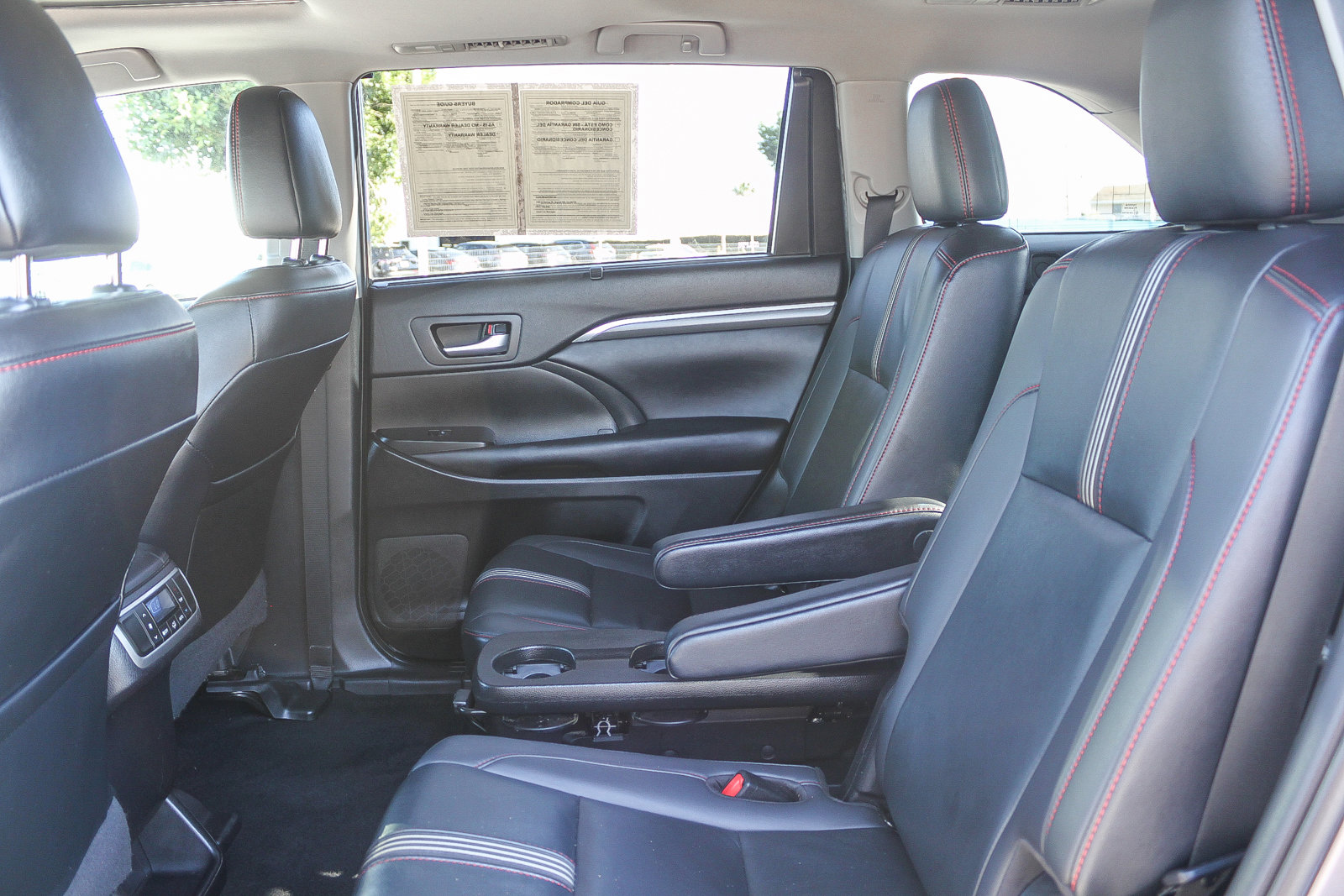 Used 2019 Toyota Highlander SE image 20