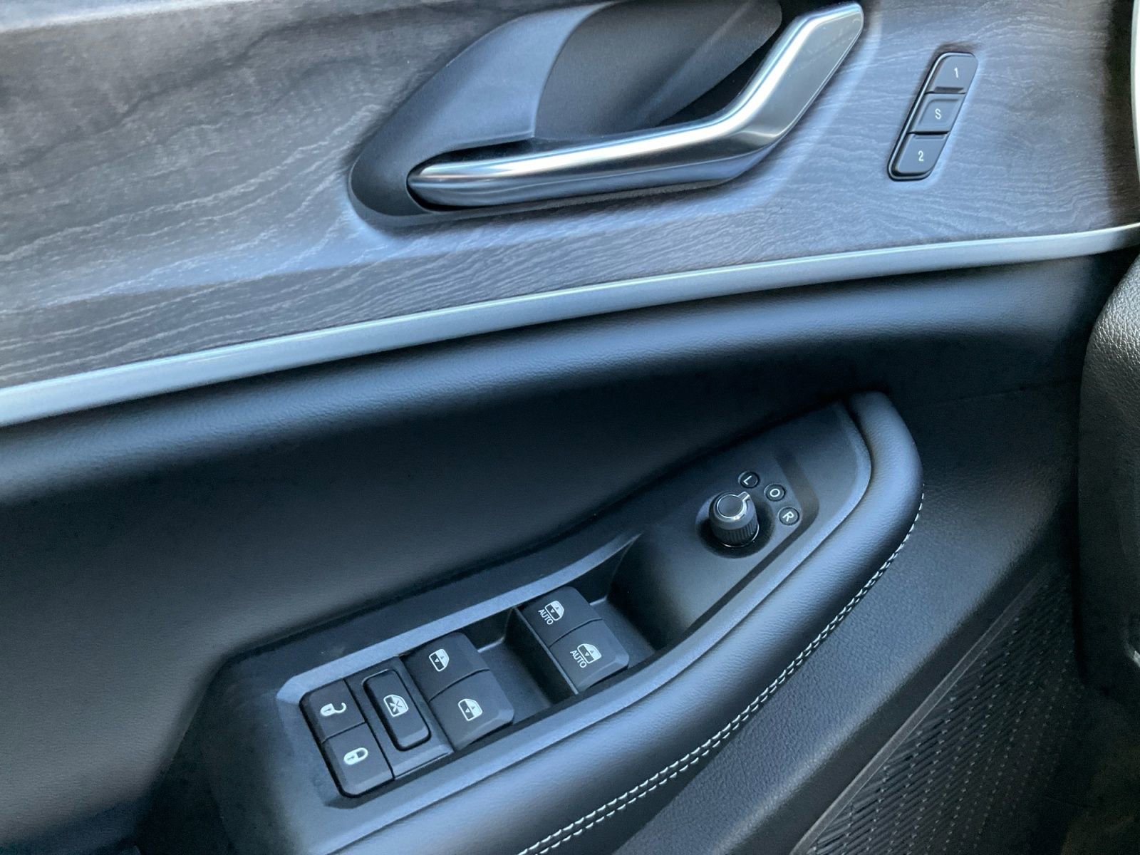 New 2025 Jeep Grand Cherokee L Limited w/ Trailer Tow Package image 22