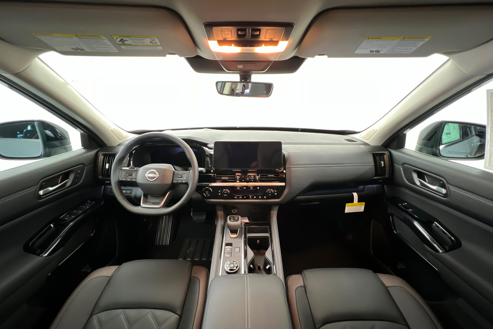 New 2026 Nissan Pathfinder Platinum image 9