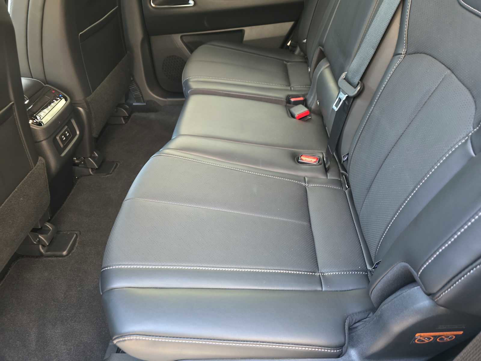Certified 2026 INFINITI QX60 Luxe w/ Cargo Package FWD image 15