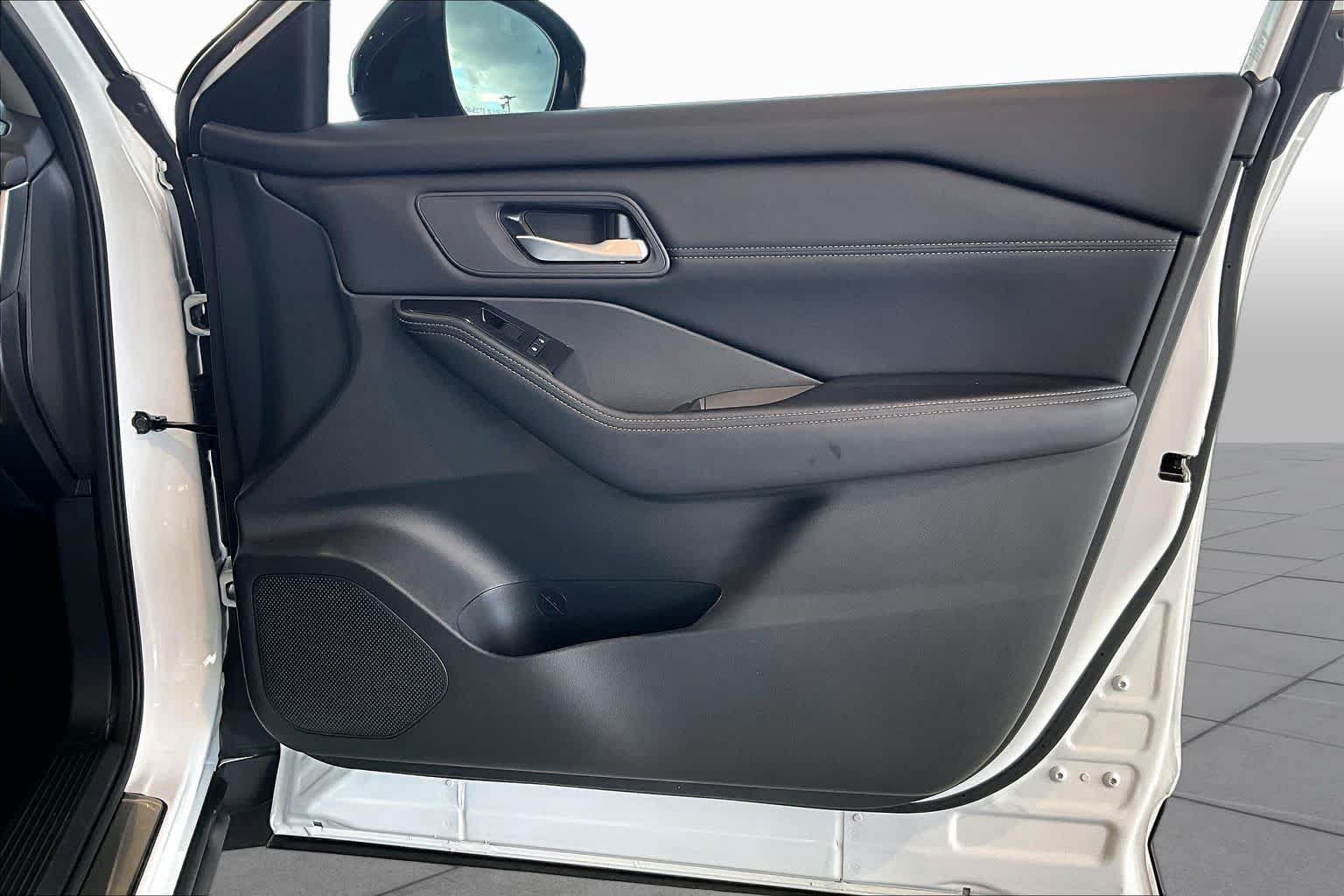 Used 2026 Nissan Rogue Dark Armor FWD image 24
