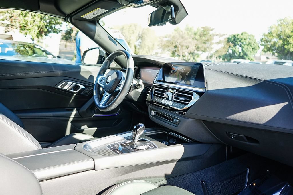 Used 2026 BMW Z4 M40i RWD image 18