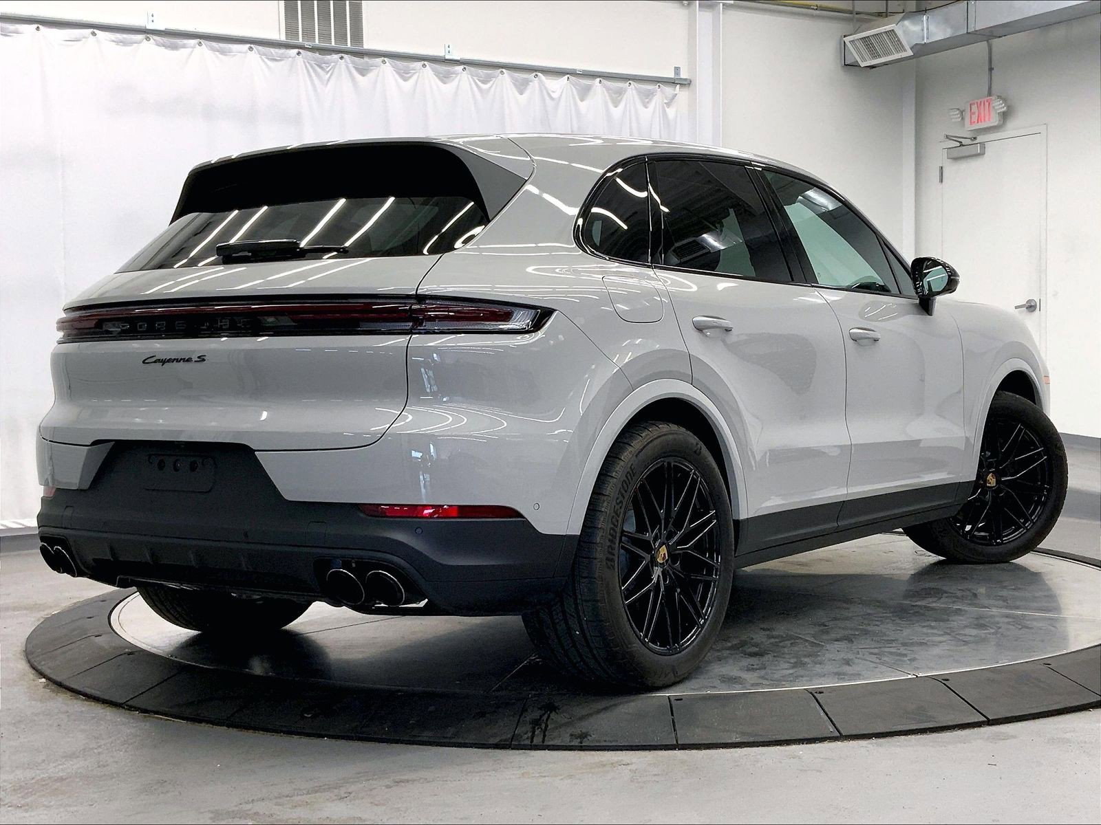 Certified 2024 Porsche Cayenne S AWD/4WD image 7