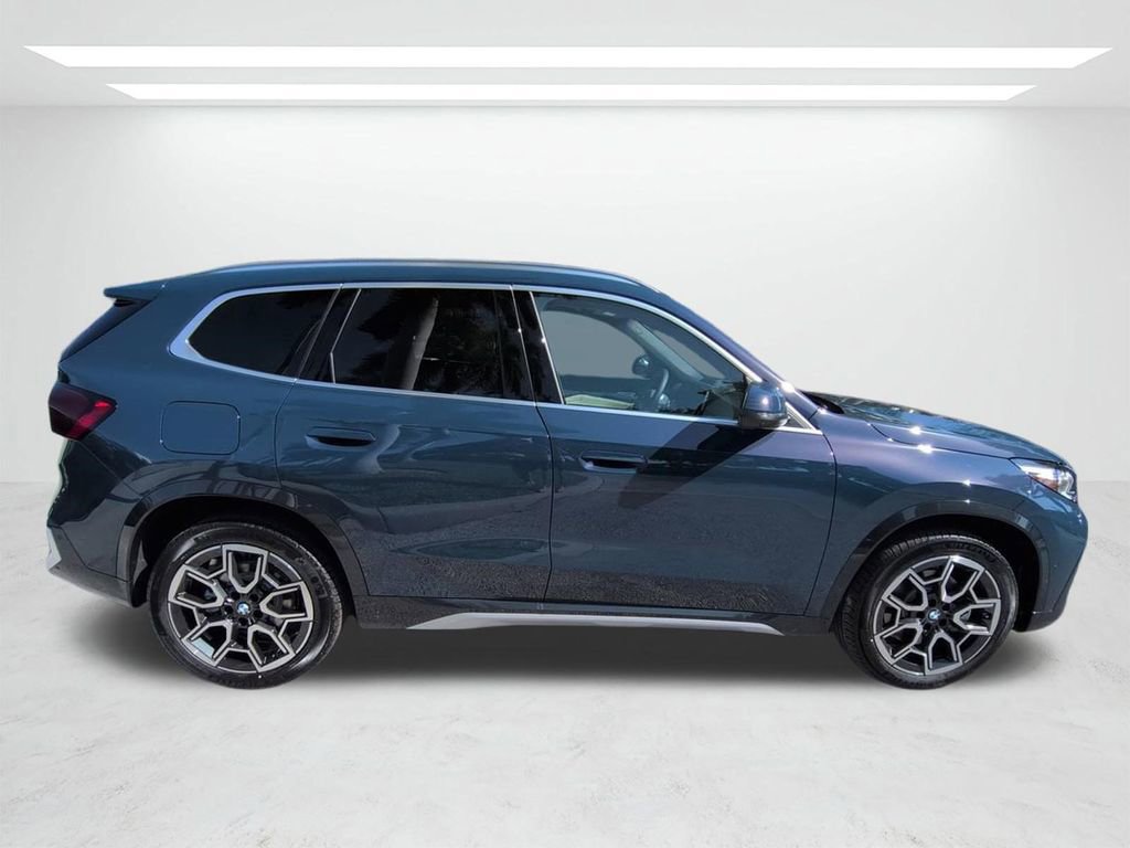 New 2026 BMW X1 xDrive28i w/ Technology Package AWD/4WD image 3