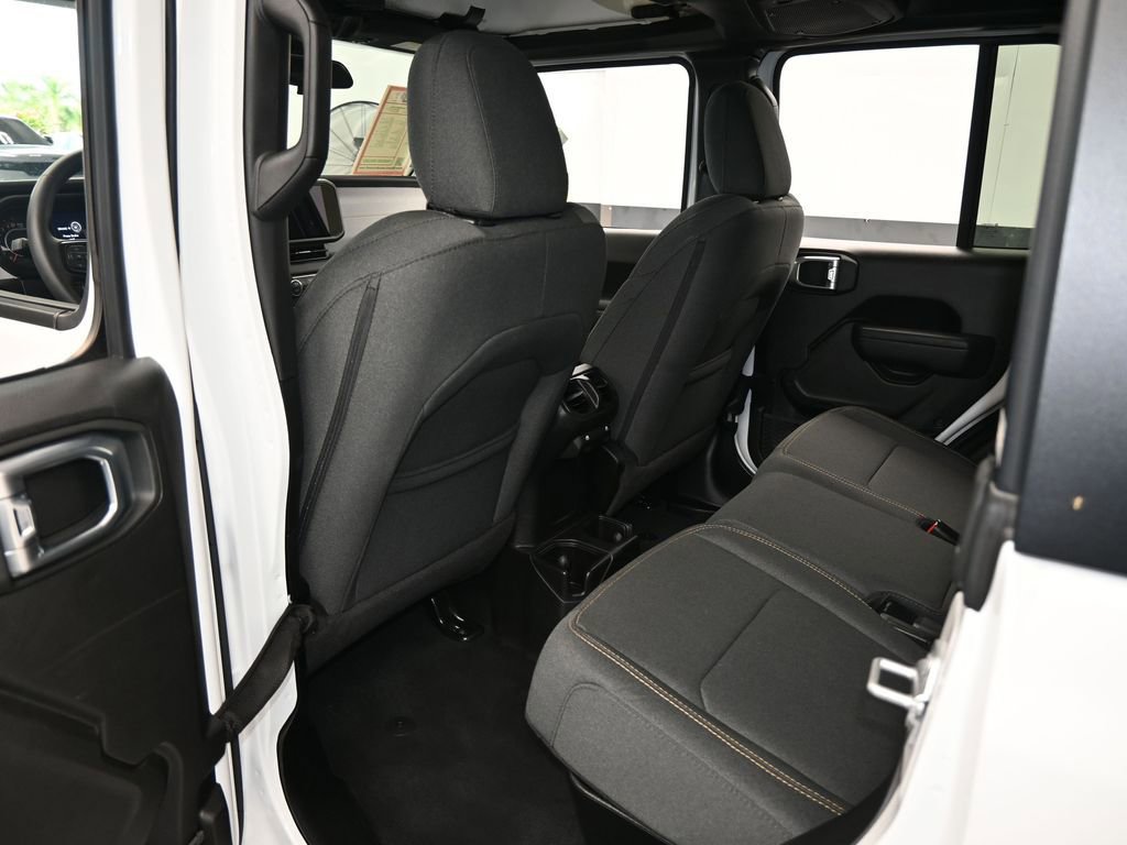 Used 2024 Jeep Gladiator Sport image 33