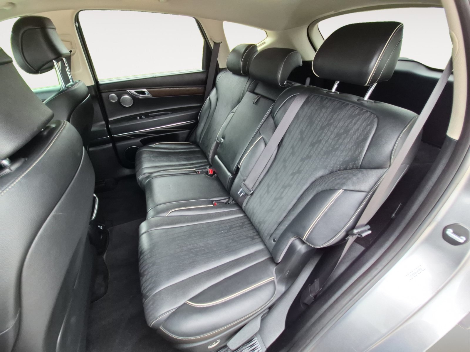 Used 2022 Genesis GV80 2.5T w/ Advanced Package 02 AWD/4WD image 24