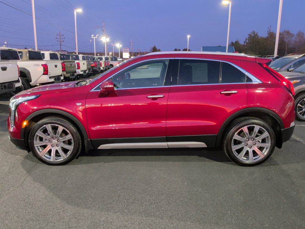 Used 2020 Cadillac XT4 Premium Luxury w/ Enhanced Visibility Package AWD/4WD image 5