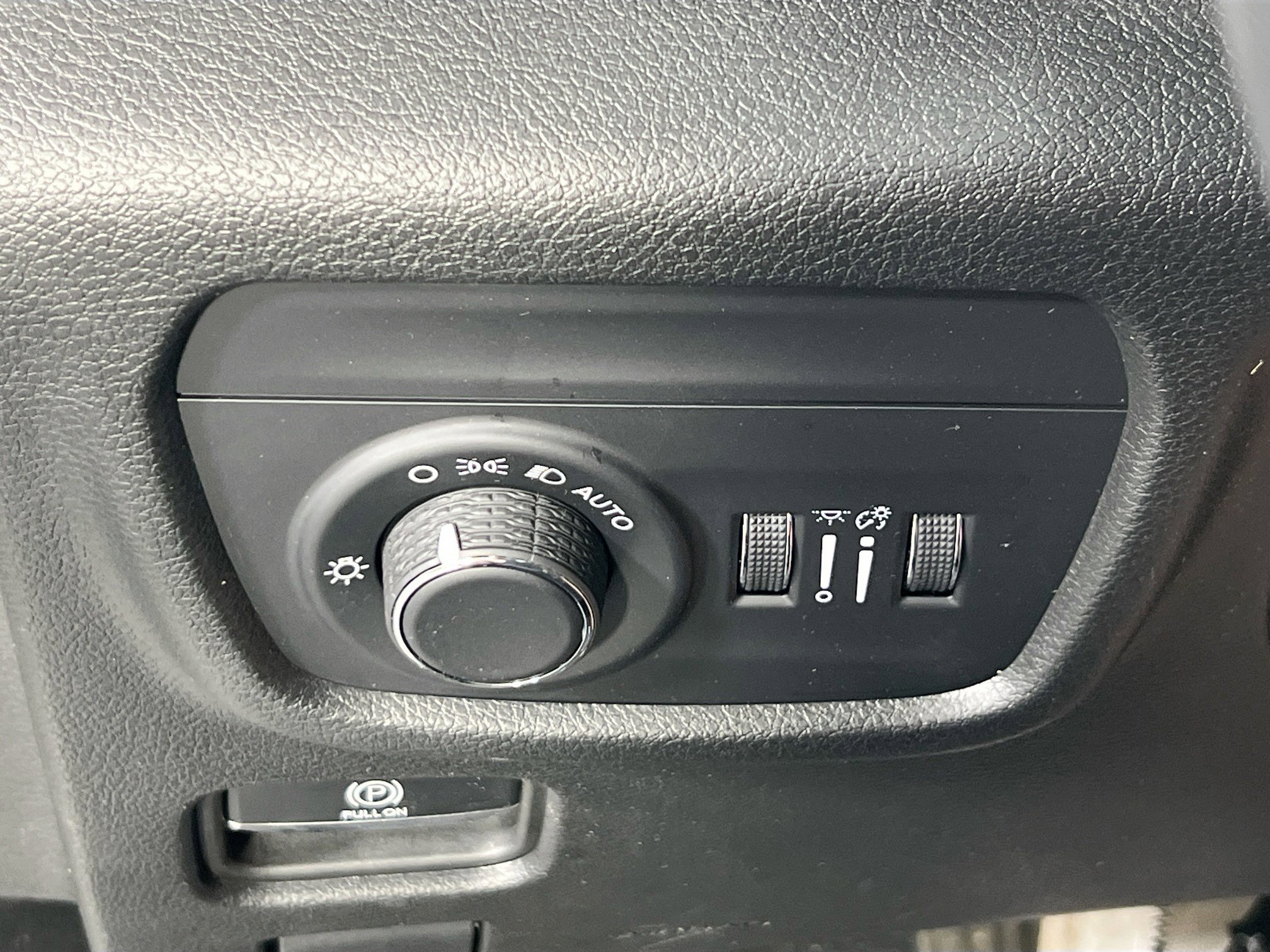 Used 2023 Jeep Grand Cherokee L Laredo AWD/4WD image 10
