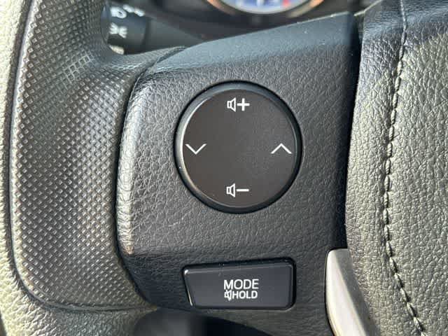 Used 2018 Toyota Corolla LE FWD image 21