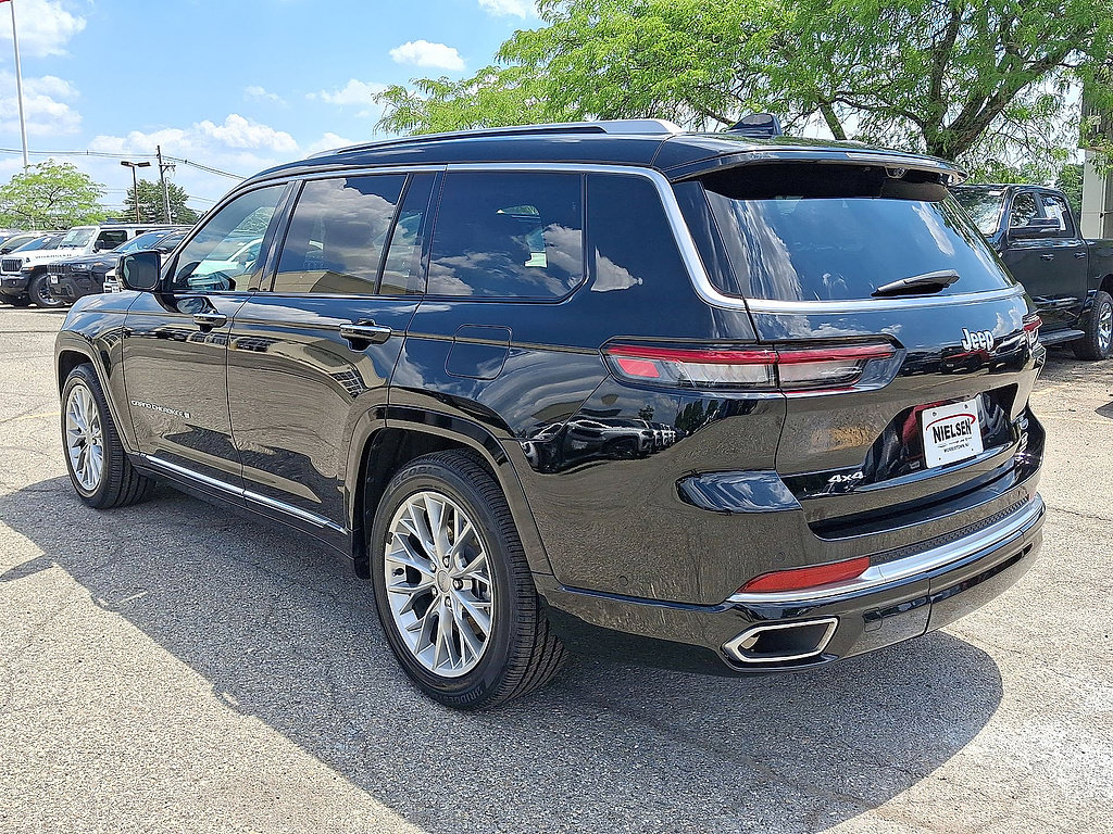 Certified 2023 Jeep Grand Cherokee L Summit w/ Advanced Protech Group IV AWD/4WD image 28