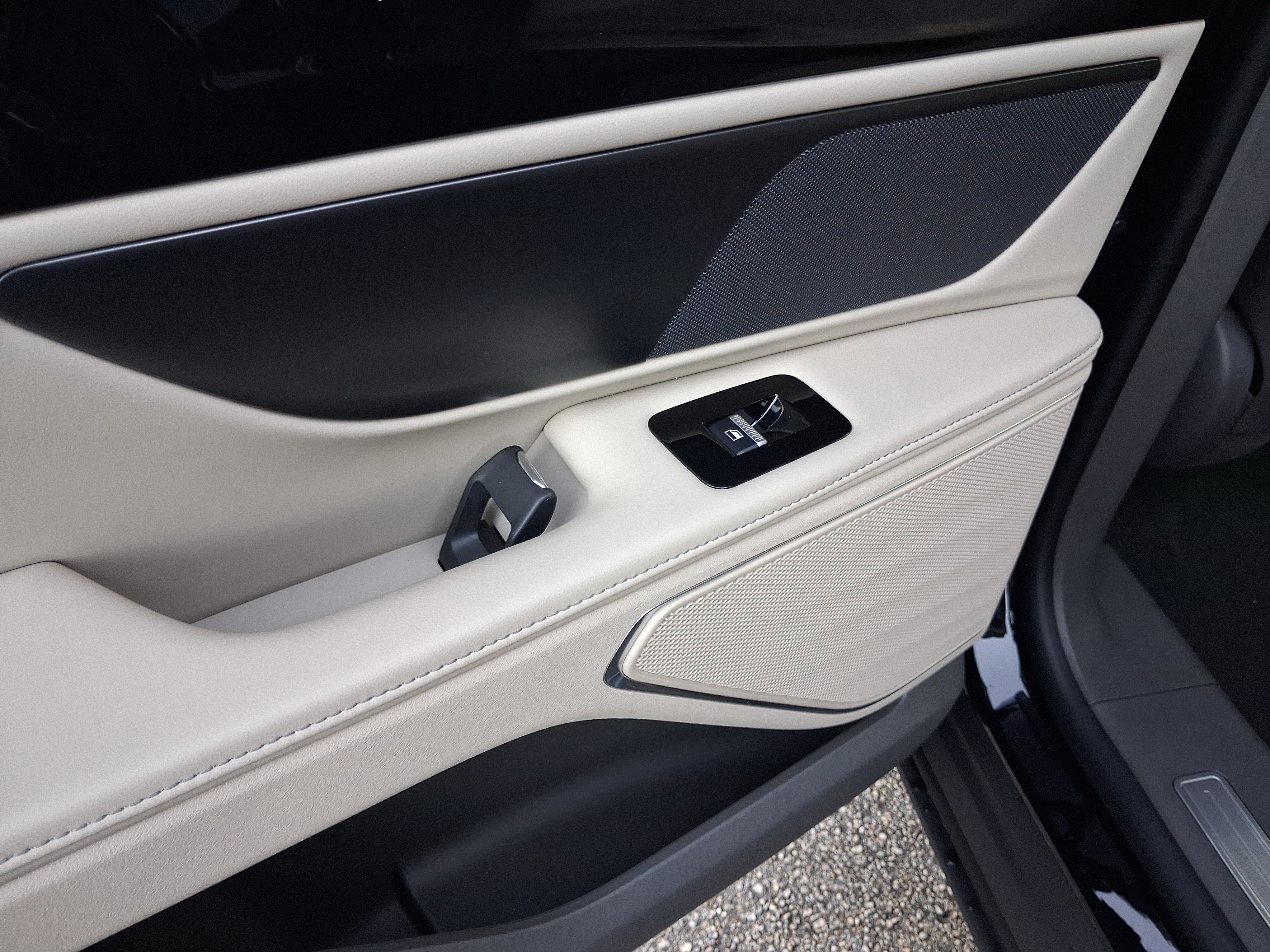 Certified 2025 Lincoln Nautilus Premier AWD/4WD image 10