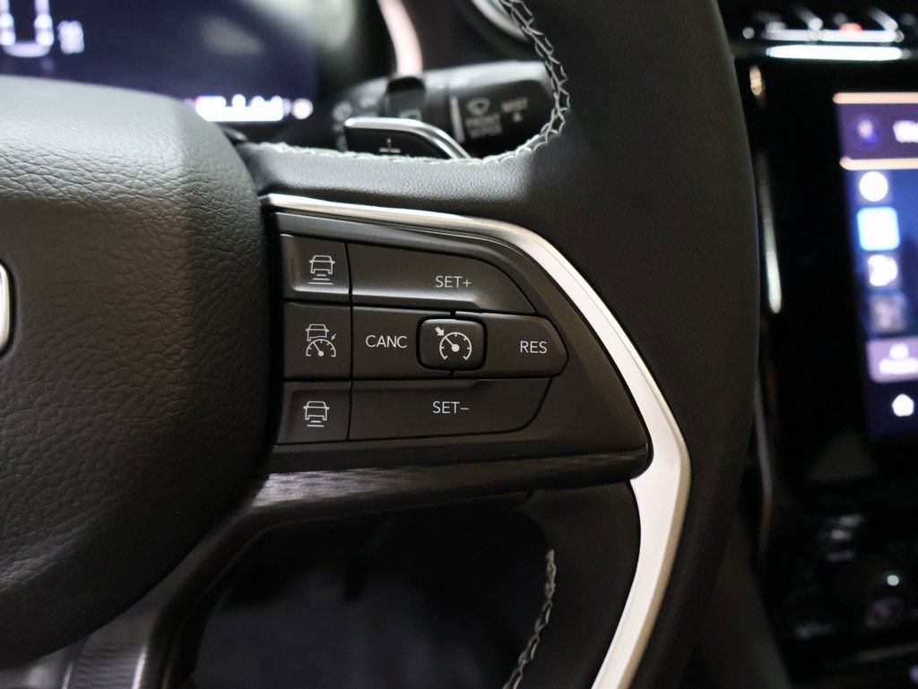 New 2025 Jeep Grand Cherokee L Laredo w/ Luxury Tech Group I image 29