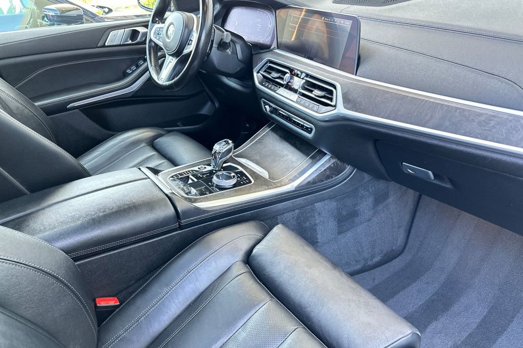 Used 2022 BMW X7 xDrive40i w/ M Sport Package image 18