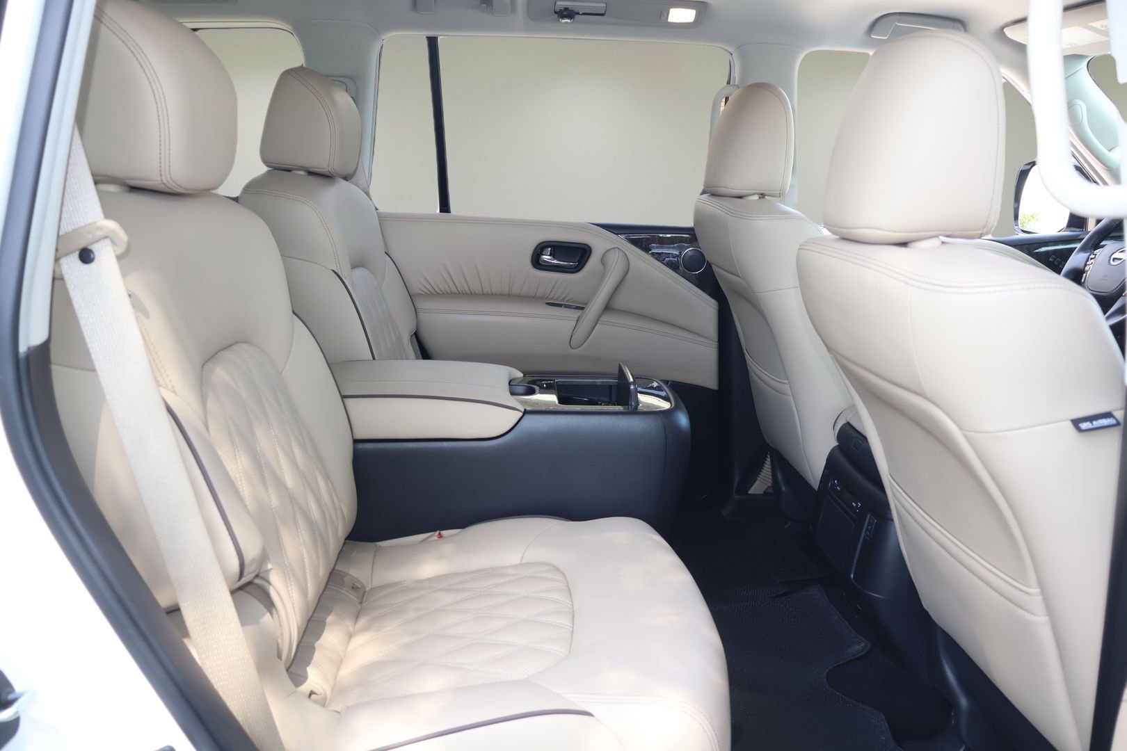 Used 2024 Nissan Armada Platinum w/ Captain's Chairs Package RWD image 18