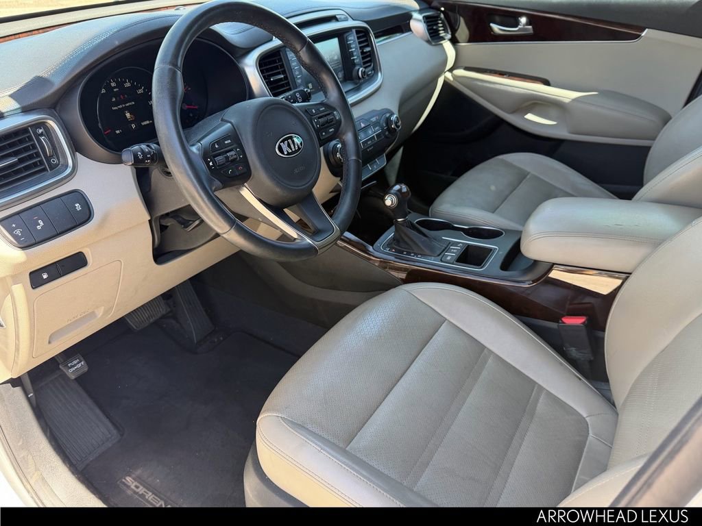 Used 2017 Kia Sorento EX image 18