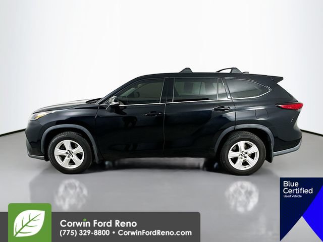 Used 2022 Toyota Highlander LE AWD/4WD image 4