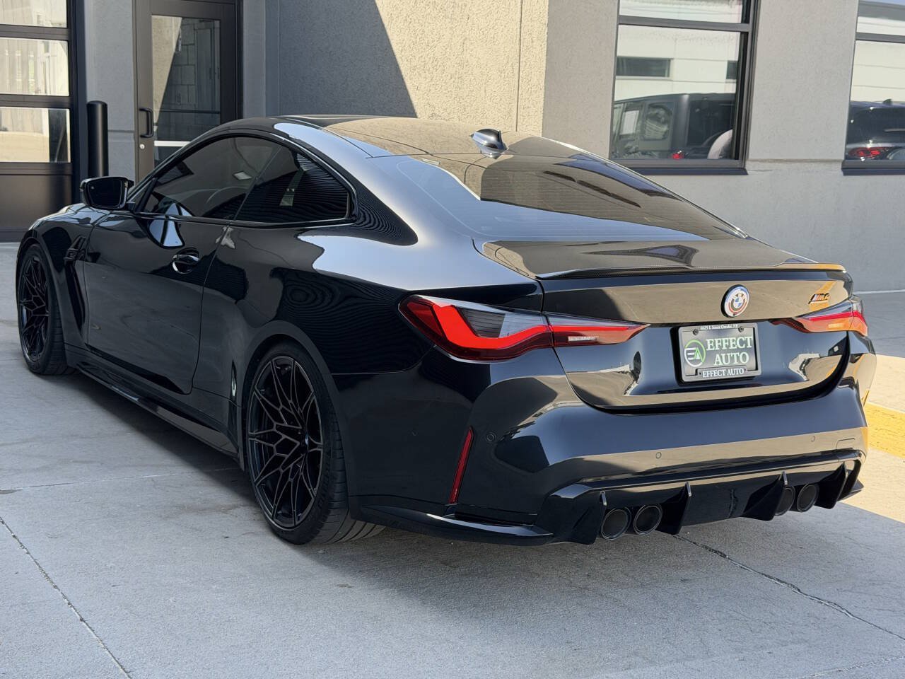 Used 2021 BMW M4 Competition w/ Executive Package RWD image 9