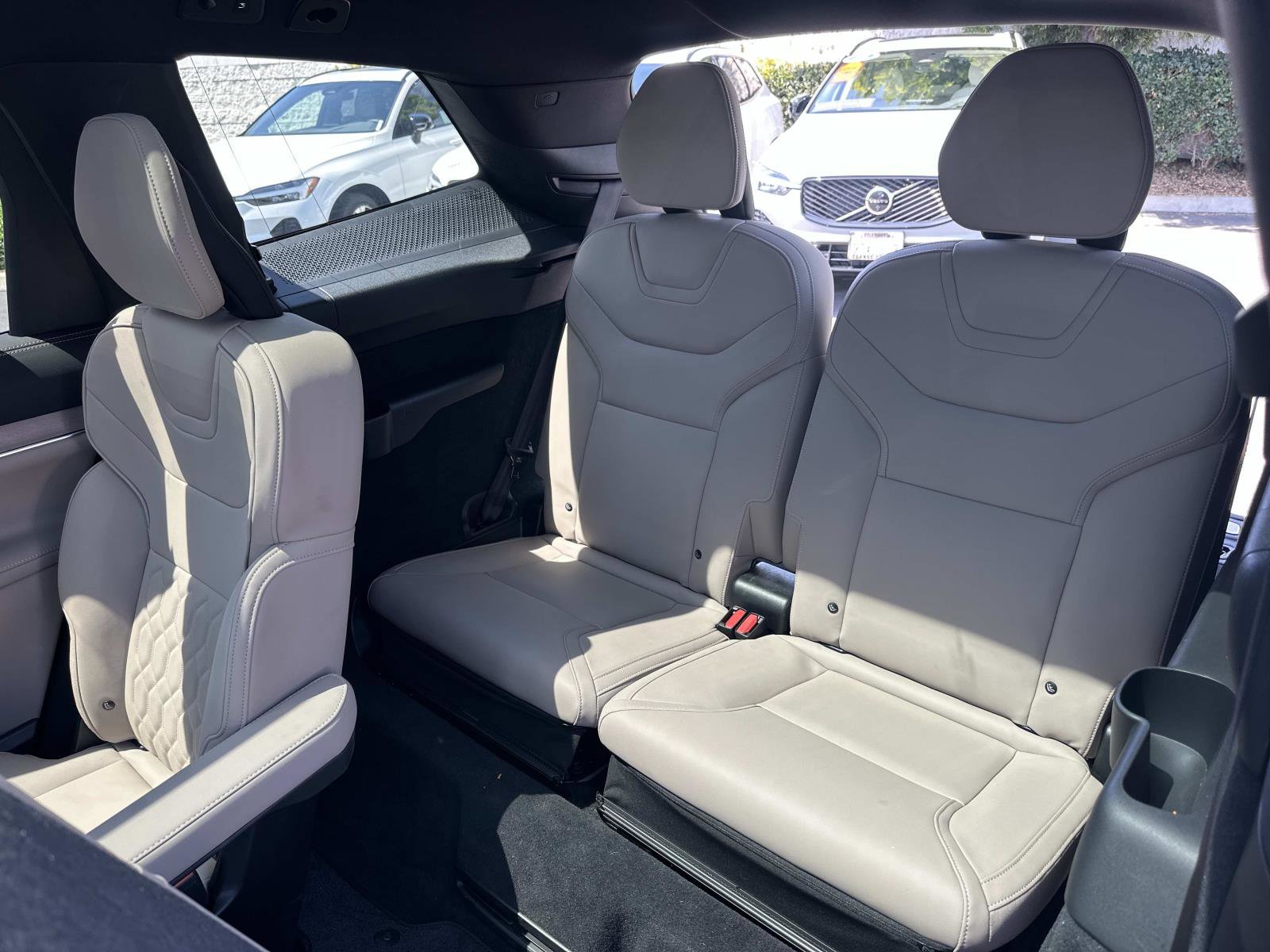 Certified 2025 Volvo EX90 Plus AWD/4WD image 23