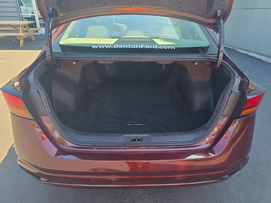 Used 2025 Nissan Altima 2.5 SV FWD image 8