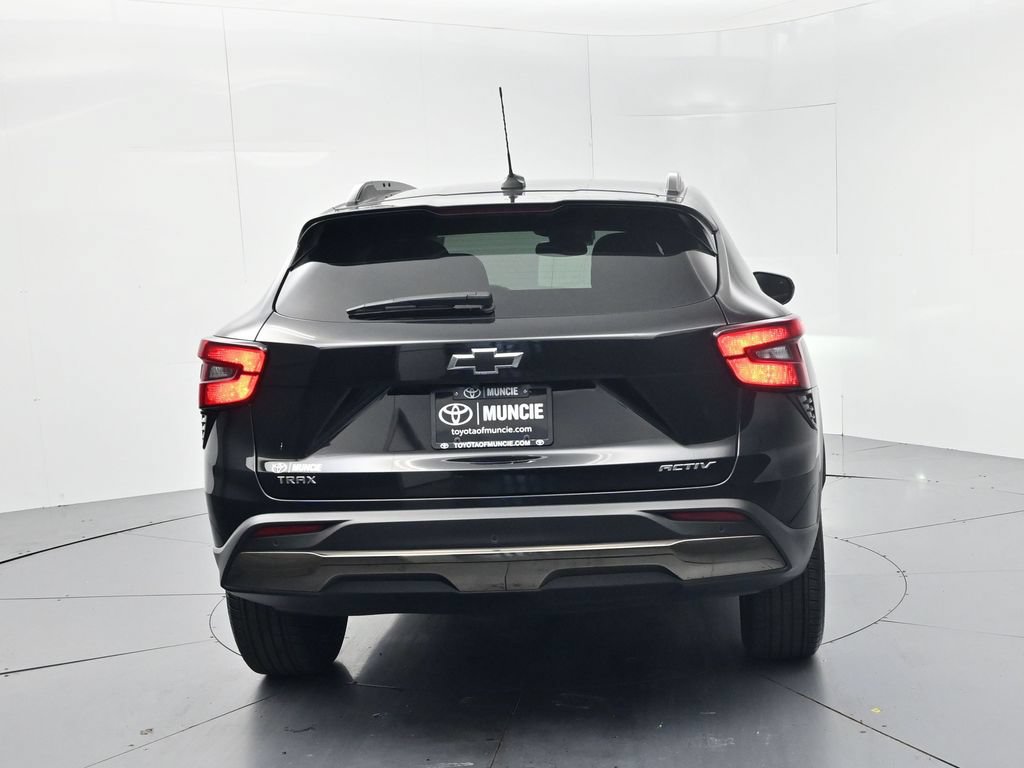 Used 2024 Chevrolet Trax ACTIV w/ Sunroof Package FWD image 7