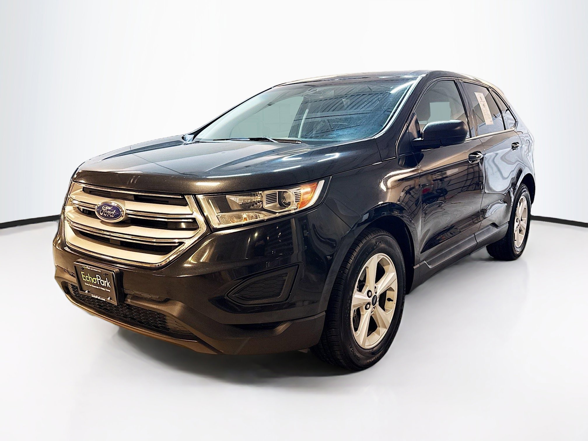 Used 2015 Ford Edge SE image 3