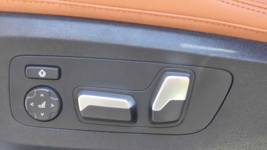 New 2026 BMW X5 sDrive40i w/ Premium Package RWD image 16