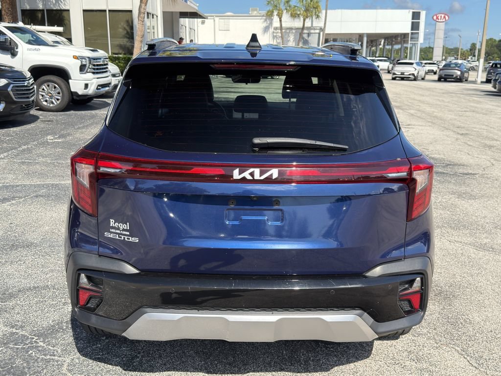Certified 2025 Kia Seltos EX w/ EX Sunroof Package FWD image 6