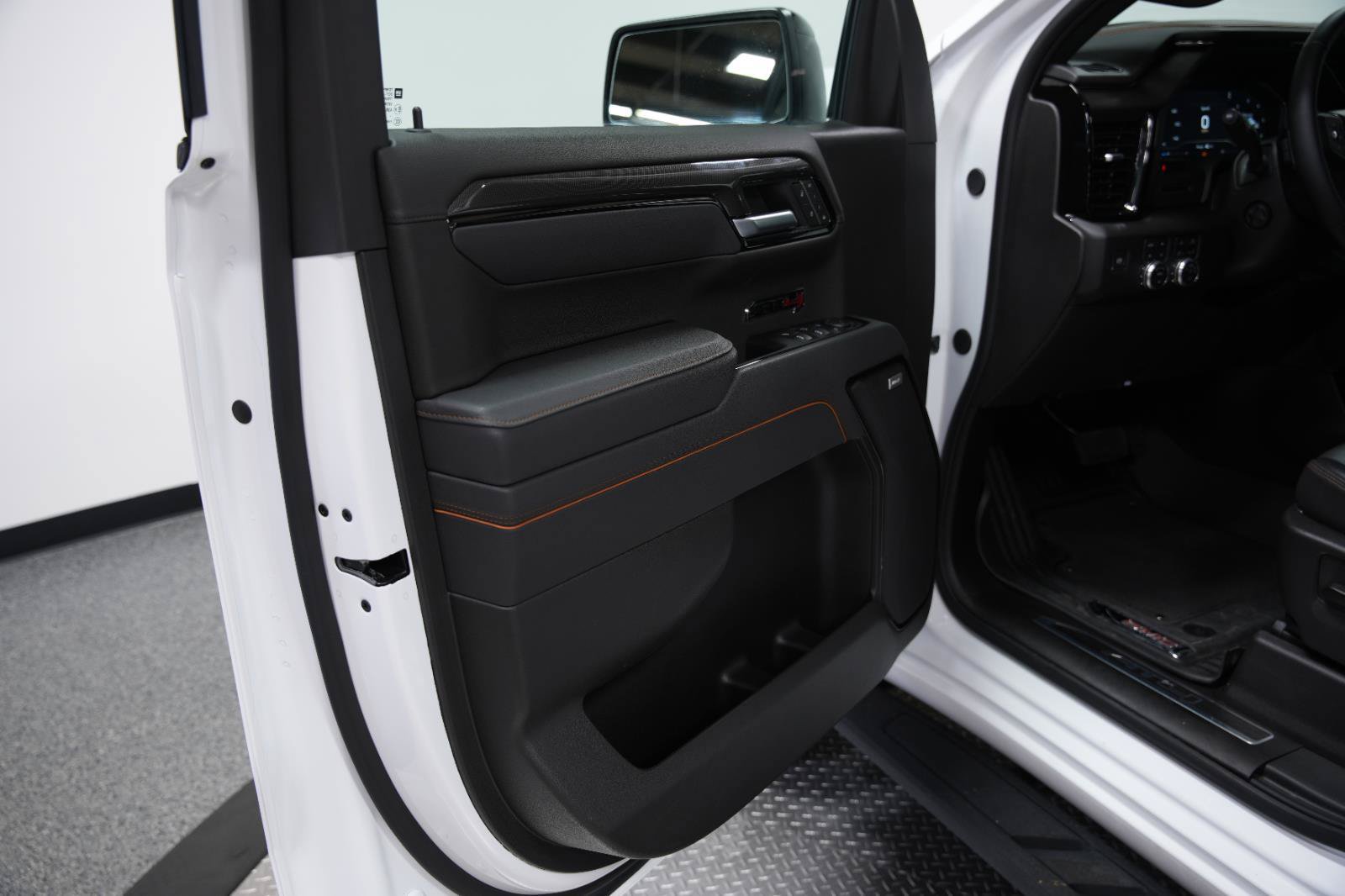 Used 2025 GMC Sierra 1500 AT4 w/ AT4 Premium Package AWD/4WD image 23