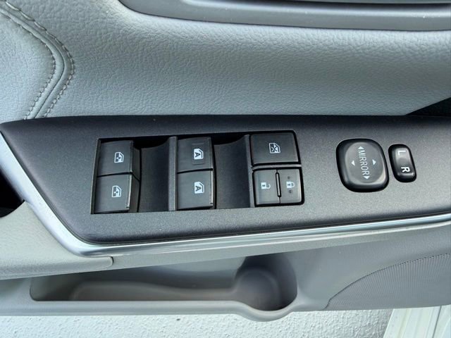 Used 2015 Toyota Camry XLE w/ Convenience Package image 17
