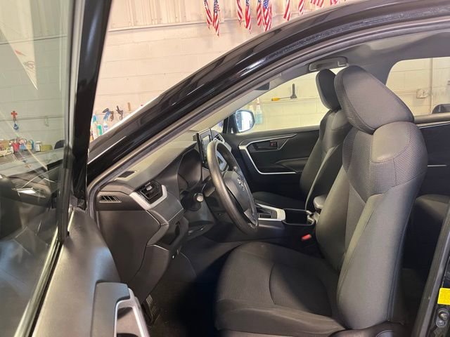 Used 2022 Toyota RAV4 LE image 13